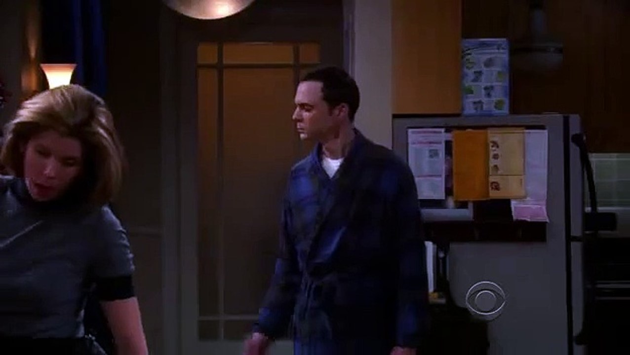 Leonard's mom kiss sheldon