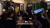 AURONZO 2015 - La serenata notturna dei tifosi sotto l'hotel della squadra