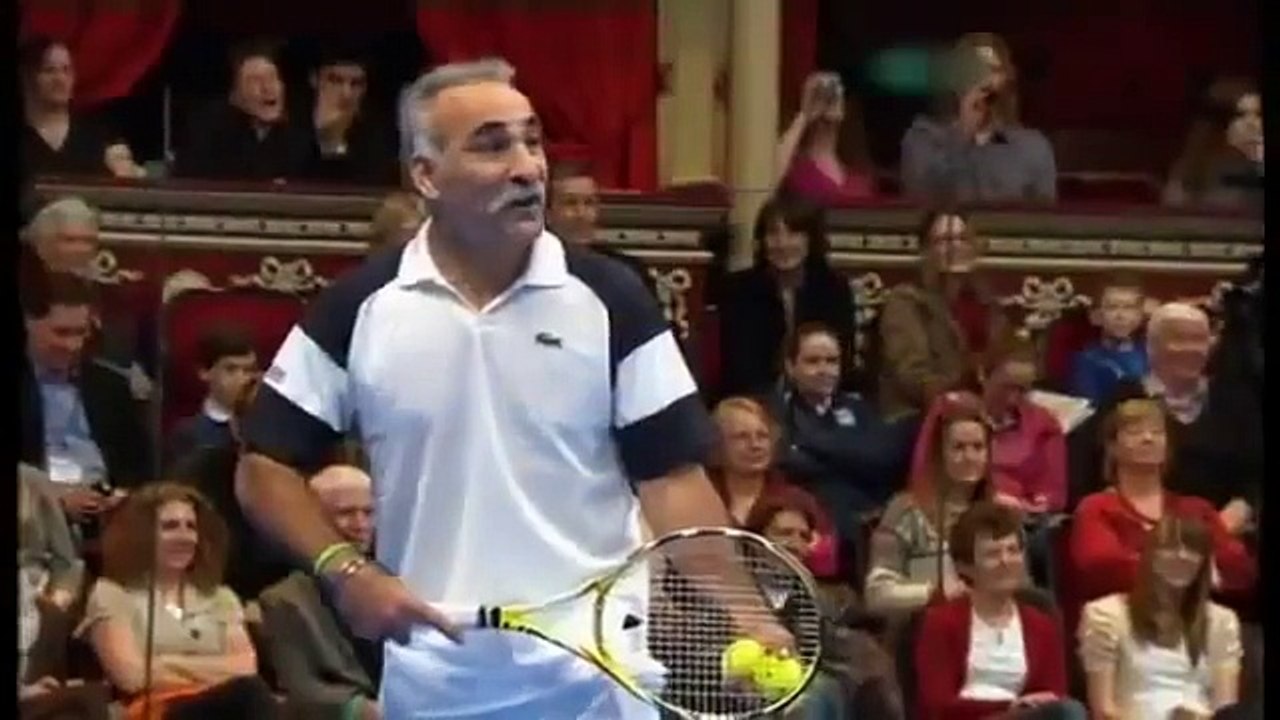 لاعب تنس مضحك جداً - مقطع رائع