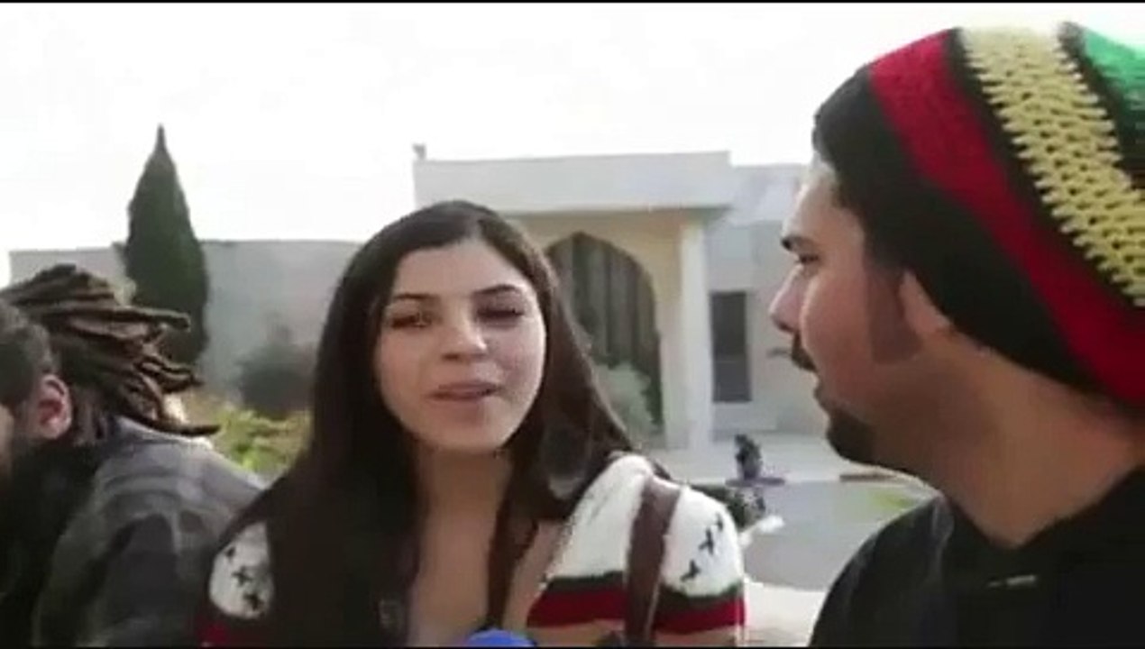 نكته رائعه من طالبه في رام الله ( نكت شوارع ) XoXoX