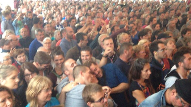 Soldat Louis enflamme les Brodeuses