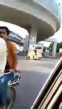 A Maulana Cursing Nawaz Sharif & Shahbaz Sharif In Front of His Family