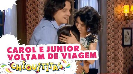 Carol e Junior voltam de viagem
