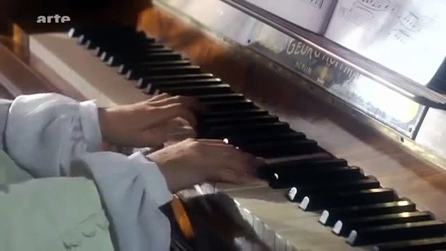 Lise Meitner Reportage über Lise Meitner -Die Mutter der Atombome