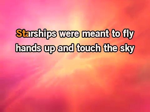 Nicki Minaj Starships KARAOKE