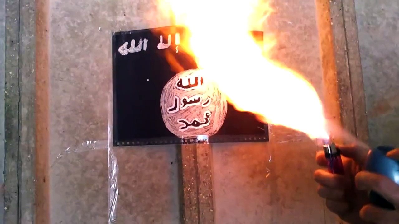 كبد بد!! Burning ISIS Flag Challenge to Iraqi Kebed Song