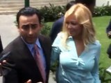 GISELA VALCARCEL Y ADAL RAMONES SALUDAN A LA PRENSA