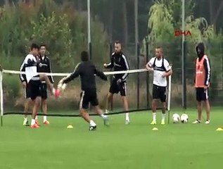 Beşiktaş yağmur altında çalıştı!