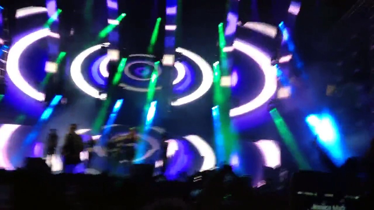 Justin Bieber Live at Wango Tango 2015! Boyfriend & Beauty & A Beat