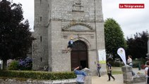 Neulliac (56). Descente vertigineuse du clocher de l'église