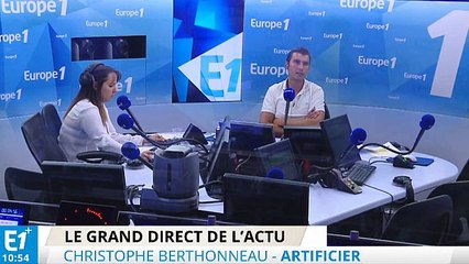 "Paris accueille le monde", un feu d'artifice contre la morosité