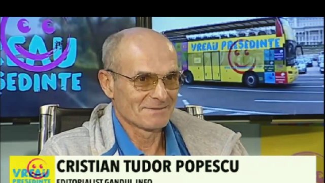Cristian Tudor Popescu cîntă maneaua lui Mihai Eminescu.