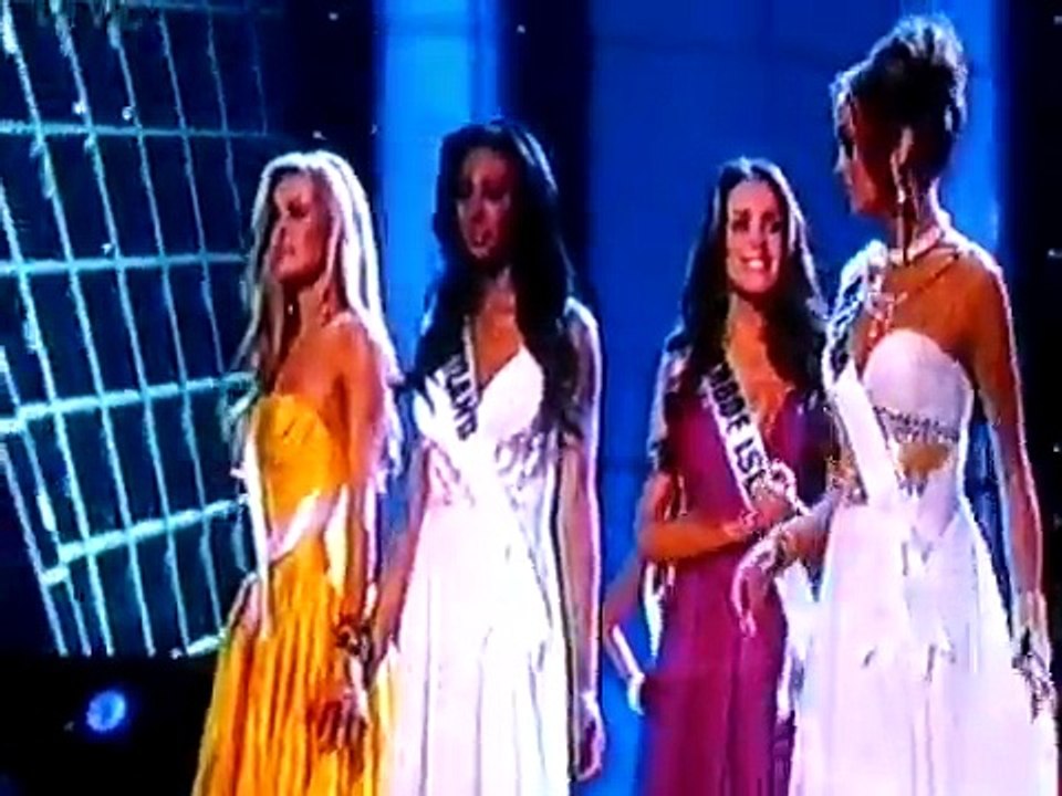 Crowning the new Miss USA 2012