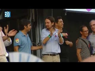 Pablo Iglesias bailando en la fiesta del Orgullo Gay en Madrid 2015