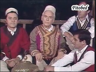 Albania _ Bik Ndoja dhe Shyqyri Alushi - krisi topi e gjemoj deti ( v. 70-ta ).mpg