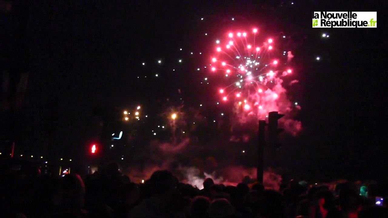 VIDEO. Blois : 17' de feu d'artifice en moins de 3' d'explosions de lumières