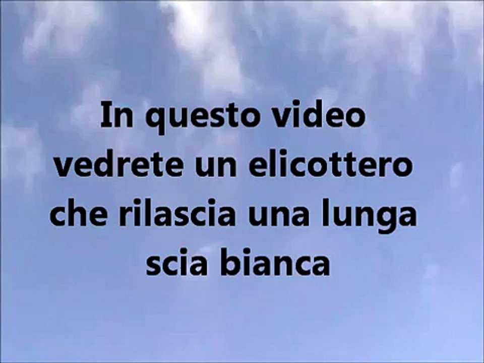 elicottero rilascia scie chimiche