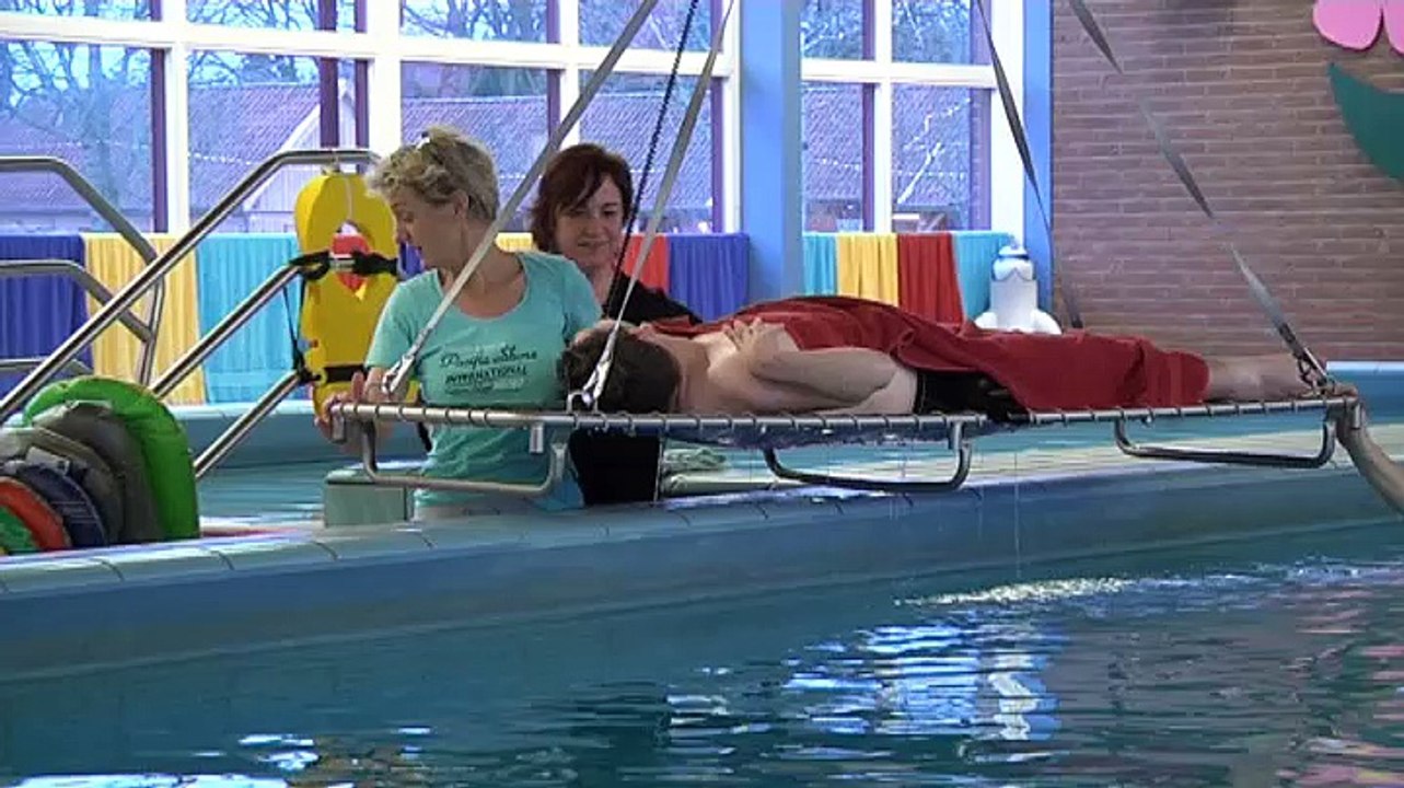 Zwembad De Plons in Vries is gered - RTV Noord