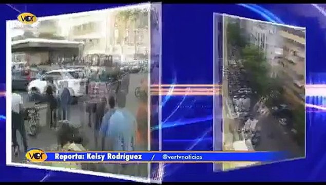 Pacientes de diálisis trancaron la av. Rómulo Gallegos