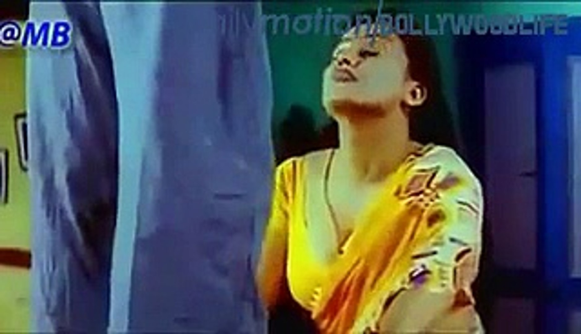 Hot Sona Aunty Sexy Cleavages In Sarie - Video Dailymotion_2 - video  Dailymotion