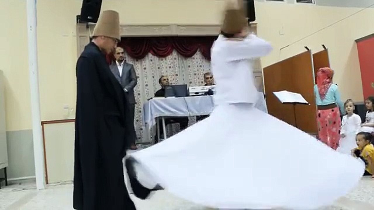 Grup Günışığı - Semazen Gösterisi - Gel Gör Beni Aşk Neyledi