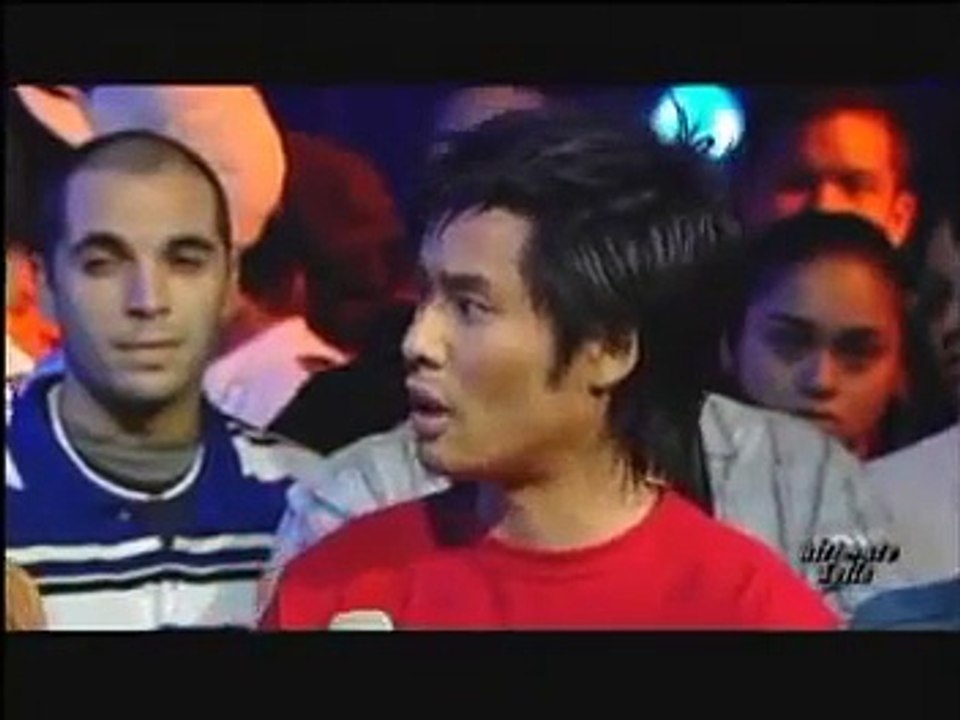 Wait a minute live on cdusa