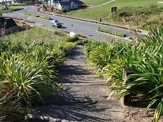 Tauranga, New Zealand. Dive Crescent to Marsh St, Rob's Path, as at 17 July 2010.mpg