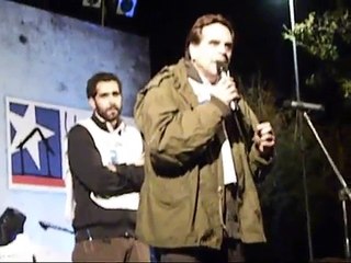 Último envío de Felipe Berríos a jóvenes de Un Techo para Chile..wmv