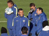Tevez leva 'trote' no primeiro treino no Boca Juniors