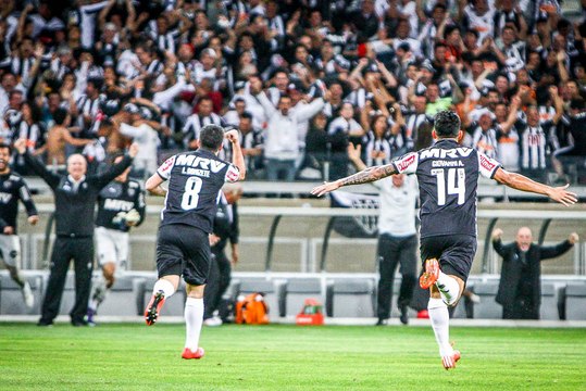 Internautas apontam qual time vai terminar o turno do Brasileiro em primeiro