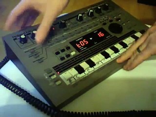 Roland MC-303