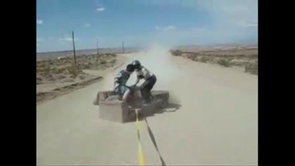 Кататься в кресле или на диване