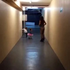 Oli bailando con Lourdes (video de Paula) - 12 de Julio