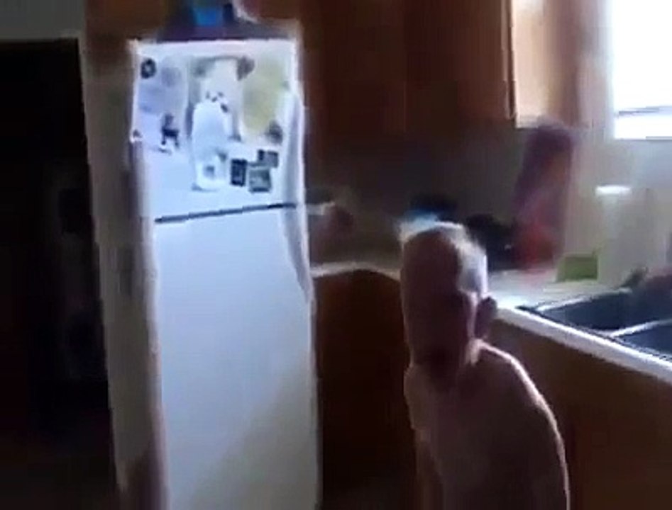 女孩逼婚男孩no!!!!(中文)