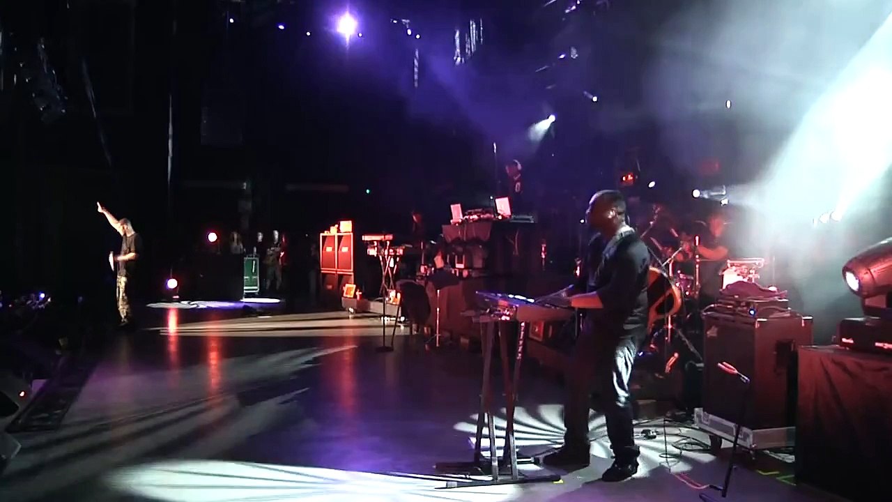 Drake and Eminem perform "Forever" in Toronto for OVO Fest 2010