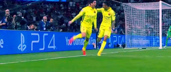 Suarez 2 lan xau kim David Luiz trong tran dau Barca 3-1 PSG