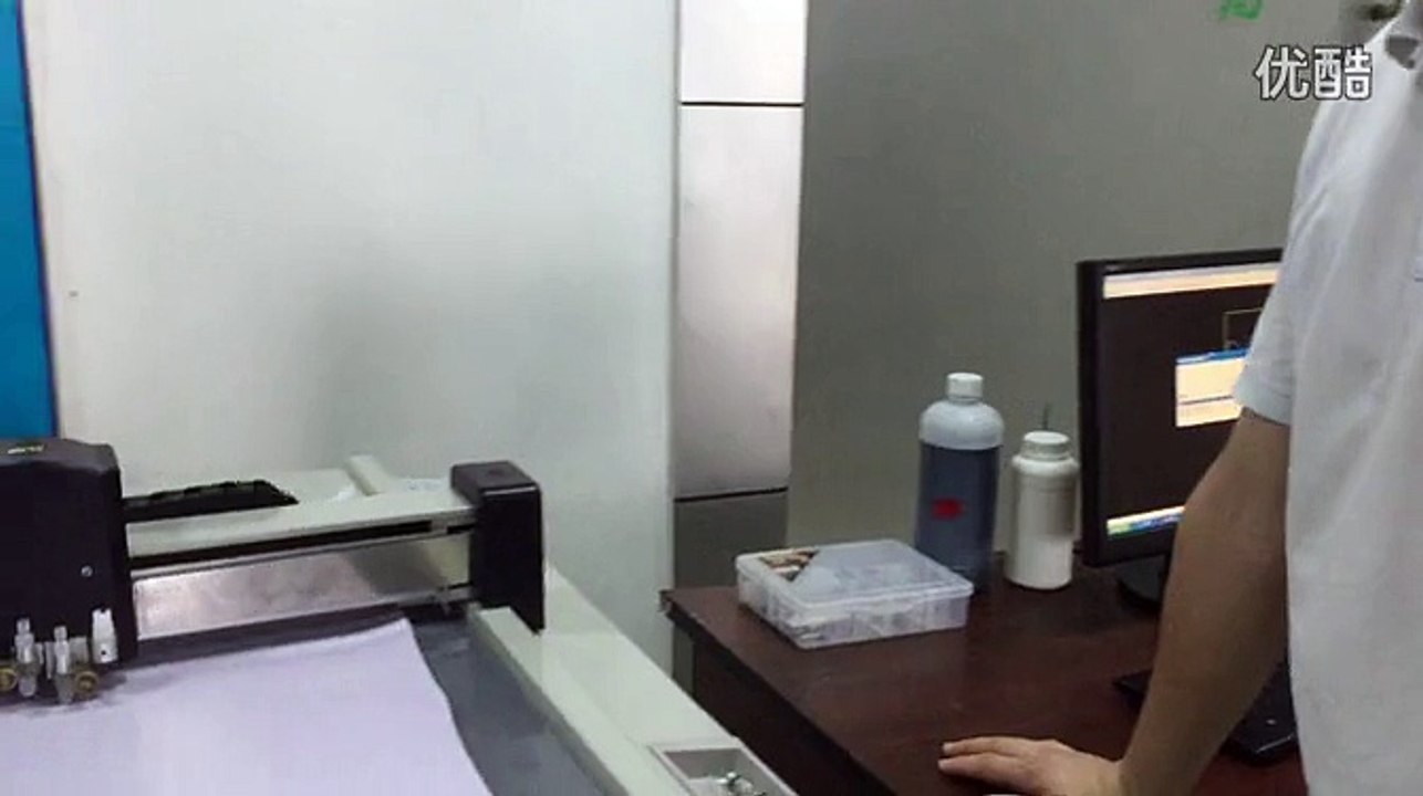 aokecut@163.com lampshade kiss cut whole cut  score plotter machine