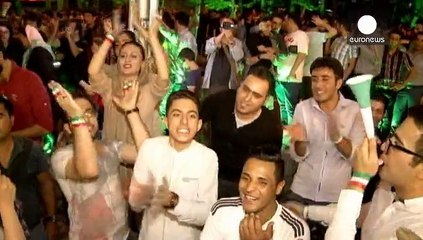 Migliaia in piazza in Iran per festeggiare l'accordo sul nucleare