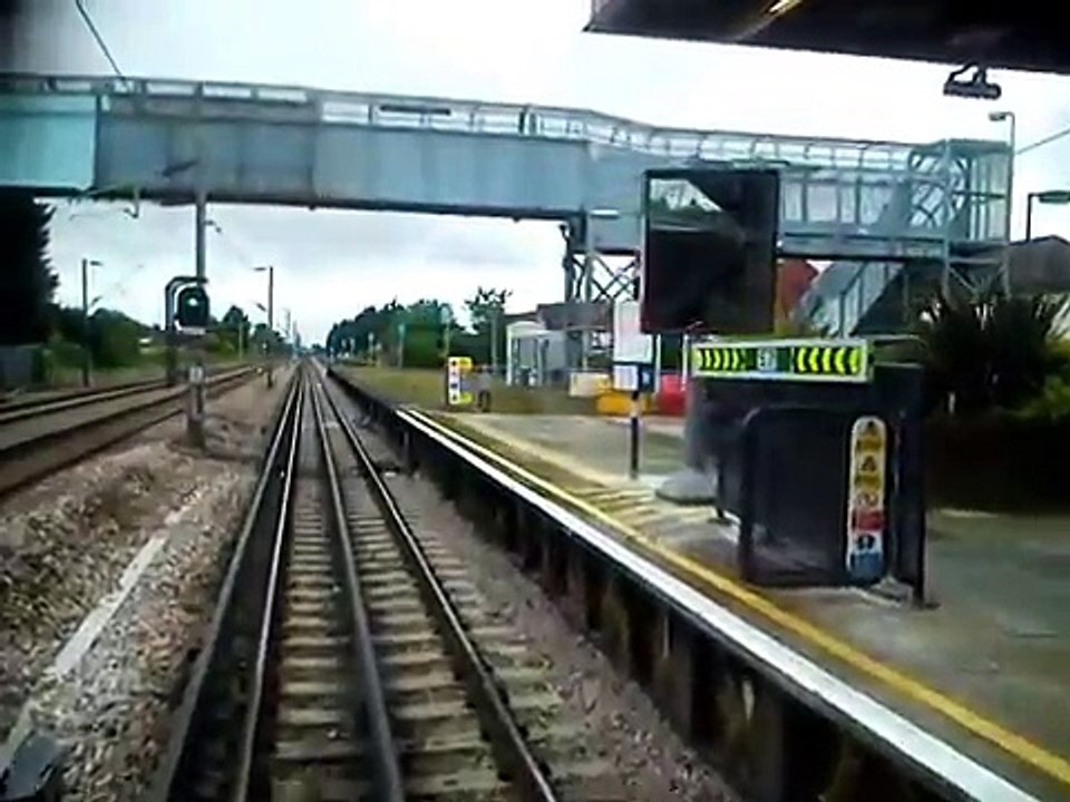 London Underground District Line - Upminster to Aldgate East. Cab Ride.