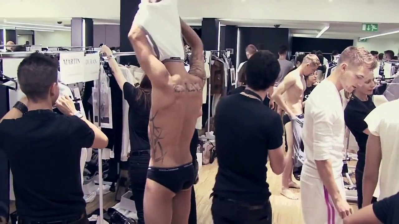 Dolce & Gabbana Man Fashion Show Backstage Summer 2009