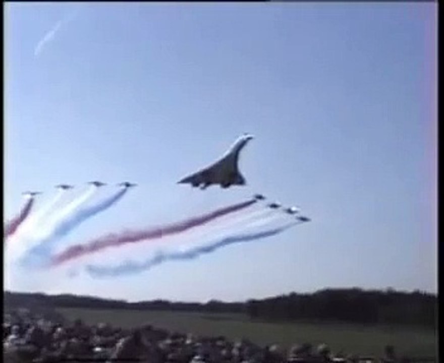 Concorde et Patrouille de France le 07 Juin 1987 la Ferté-Alais Cerny  (3 éme angle de vue)