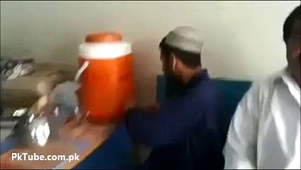Funny Pathan Singing Indian Song in Amazing Style