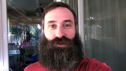Growing a beard for 365 days - Time-lapse