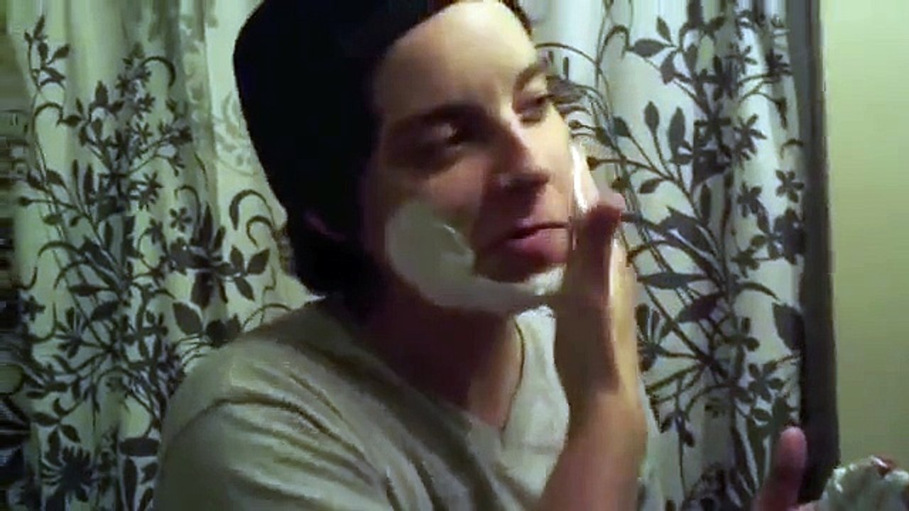 Shaving mah face for the 1st time!