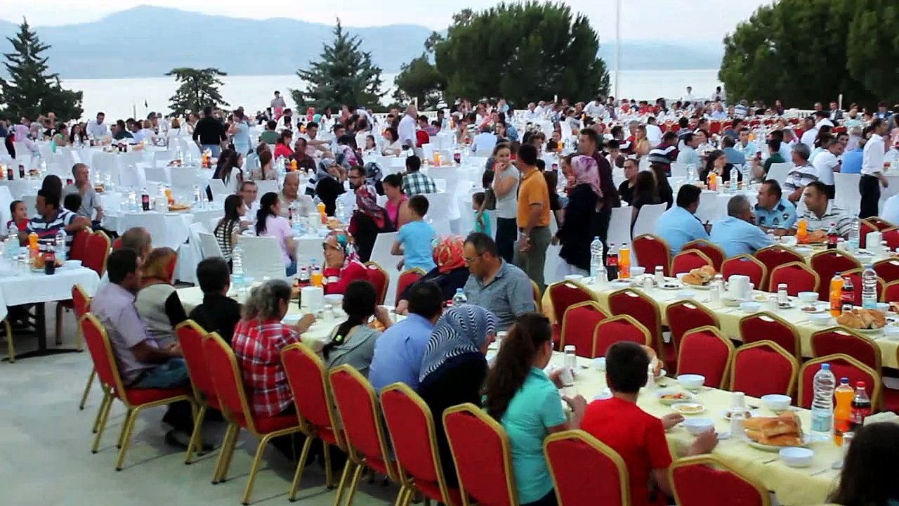Belediye personeli iftar yemeği