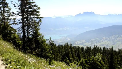 _DSC6209 Semnoz Crêt de Châtillon, panoramique avec le Mont-Blanc CLIP