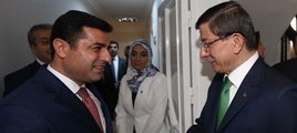 Davutoğlu'nun koalisyon için HDP ziyareti başladı