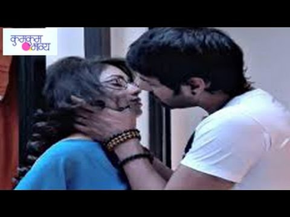 Kumkum Bhagya 10th April 2015 EPISODE | Abhi & Pragya CONSUMMATE their MARRIAGE