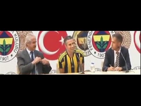 Nevşin Mengü'nün Van Persie Rahatsızlığı