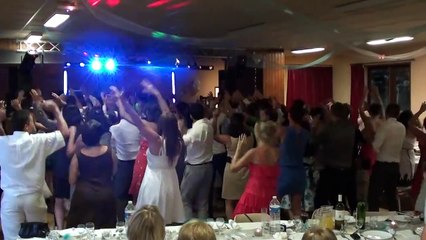 Flashmob mariage fred lulue choregraphie barry white ally mcbeal